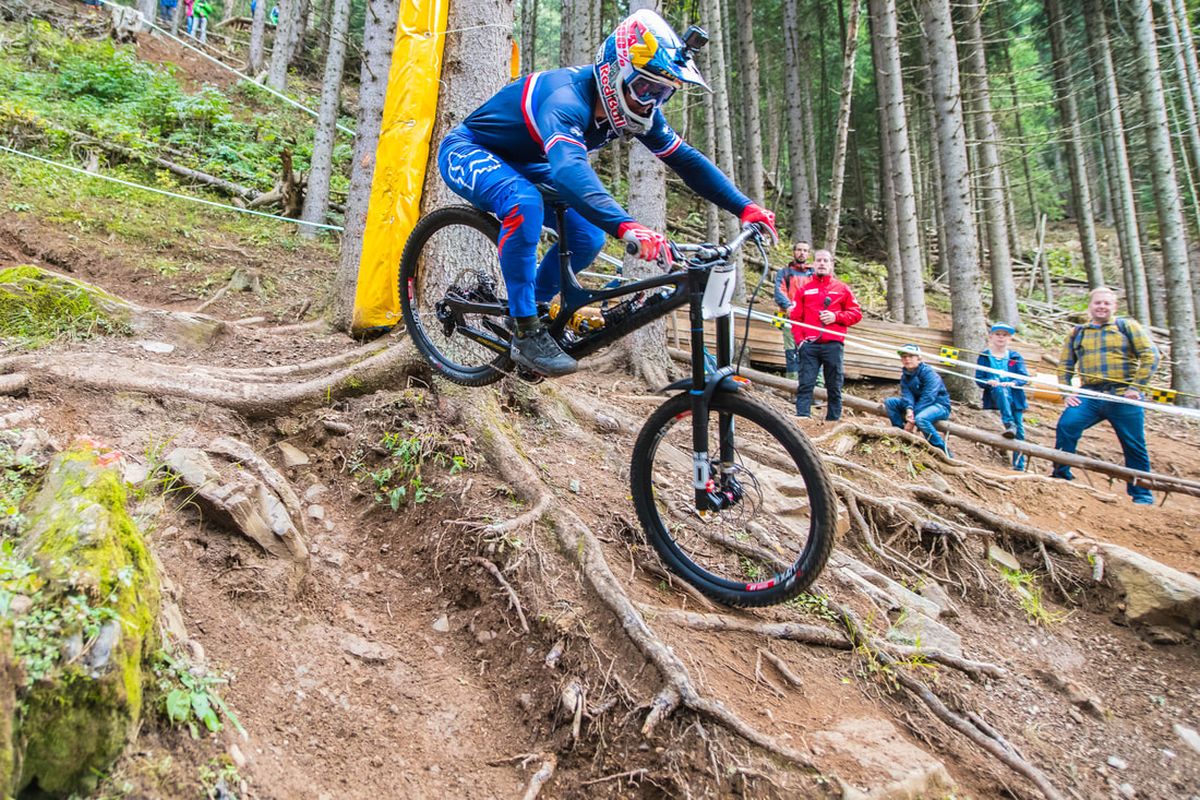 UCI MOUNTAIN BIKE WORLD CUP