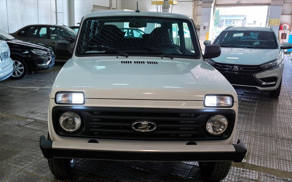 003_lada_niva_luxe_LED.jpg