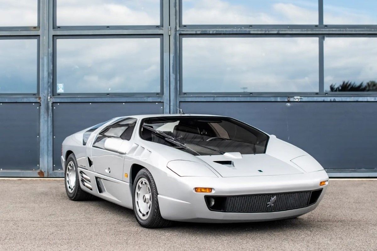 Isdera Imperator 108i